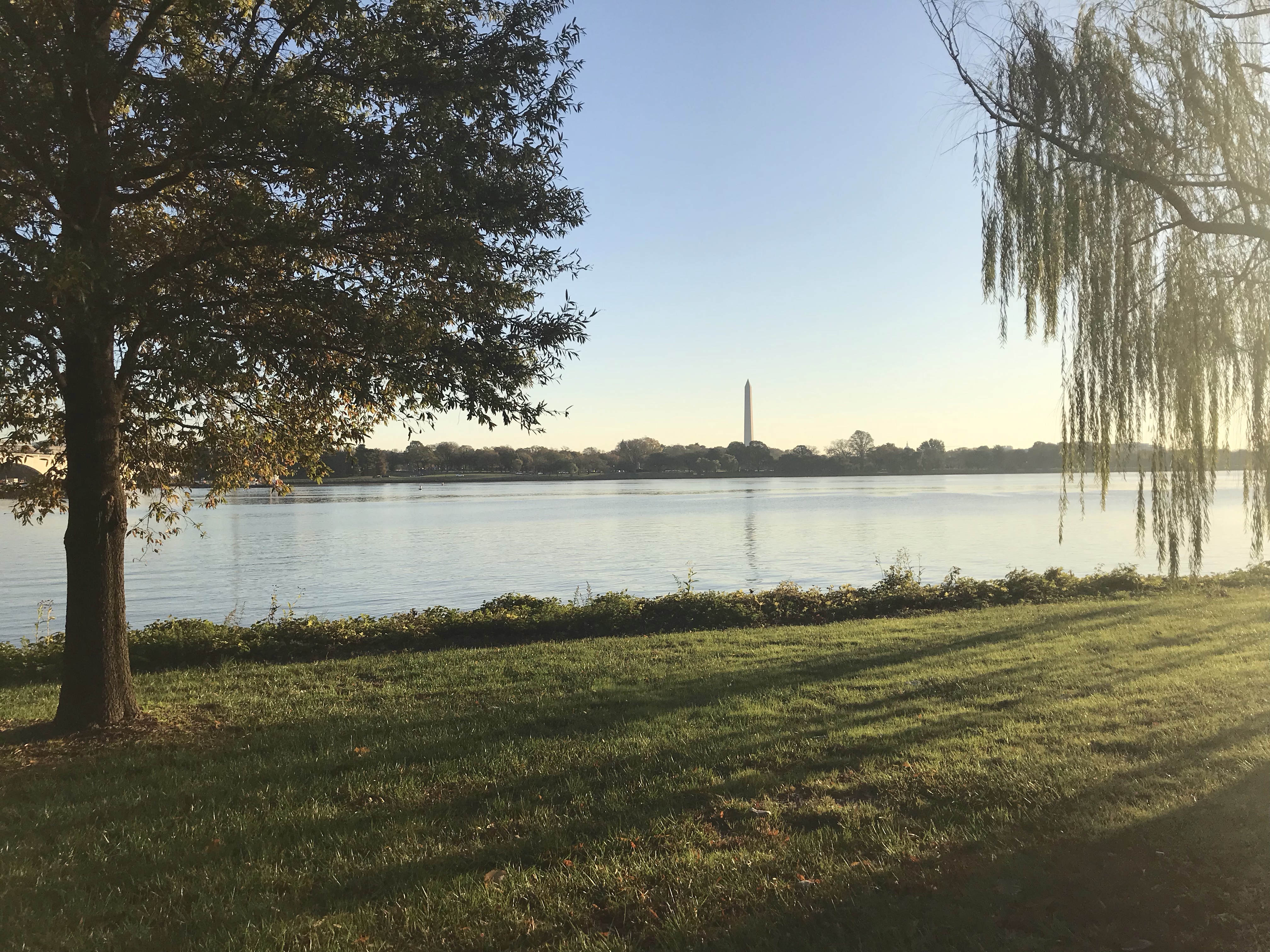 washington monument and potomac river