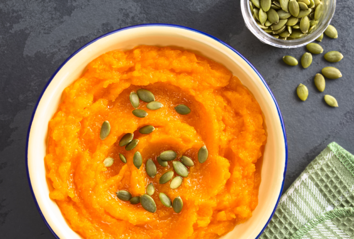 mashed butternut squash with pumpkin seeds